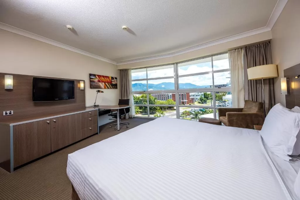 http://greatpacifictravels.com.au/hotel/images/hotel_img/11620485547Doubletree Hilton Cairns-room